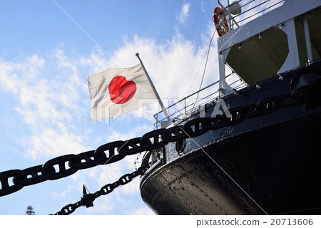 Hikawa Maru Flag of the Hinomaru flying at the ship 20713606
