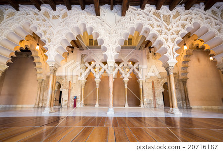 Zaragoza alcazar Corridor Zaragoza alcazar Corridor 20716187