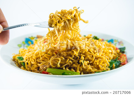 fried noodles fried noodles 20717006