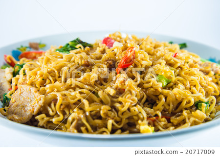 fried noodles 20717009