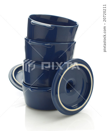 empty ceramic pot on white empty ceramic pot on white 20720211