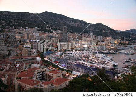 摩納哥蒙特卡洛的晚上視圖 摩納哥蒙特卡洛的晚上視圖 20720941