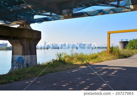 大阪淀川河沿岸的風景 20727065