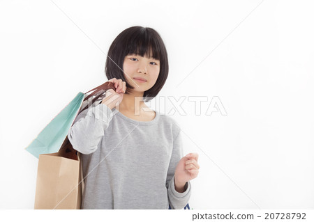 Ladies' junior high school students wearing lovely casual clothes 20728792