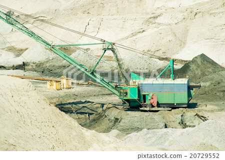 Amber open-cast mining in Yantarny, Russia 20729552