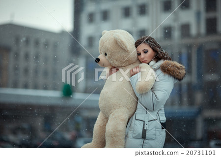 Girl in the snow. 20731101