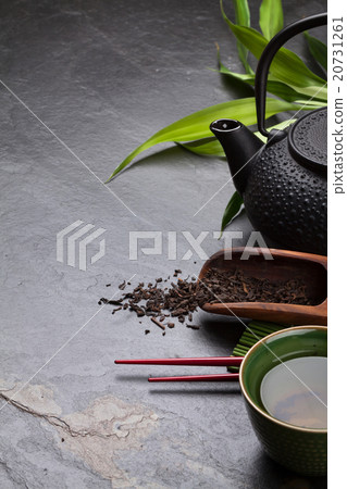 Asian tea bowl and teapot Asian tea bowl and teapot 20731261
