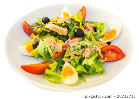 Tuna salad on the plate Tuna salad on the plate 20732715