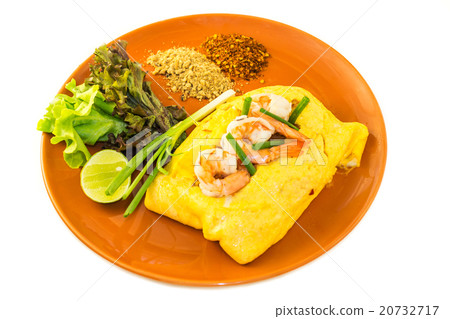Omelet with vegetables and shrimp. Omelet with vegetables and shrimp. 20732717