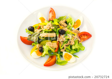 Tuna salad on the plate Tuna salad on the plate 20732724
