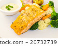 Fried salmon steak with vegetables Fried salmon steak with vegetables 20732739