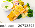 Fried salmon steak with vegetables Fried salmon steak with vegetables 20732892