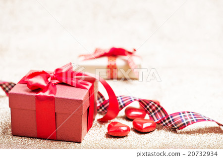presents 20732934