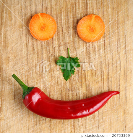 Vegetables on chopping board 20733369