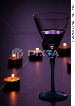 酒杯和蠟燭 20734966
