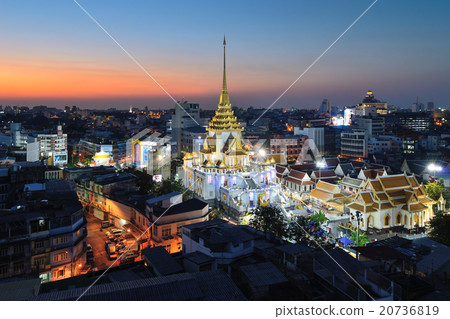 Wat Trimit in downtown of Bangkok Wat Trimit in downtown of Bangkok 20736819