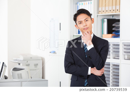 worried young businessman 20739539