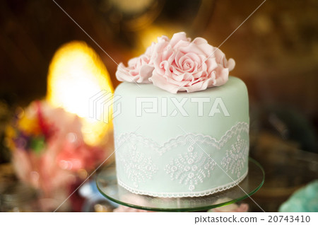 Wedding cake 20743410