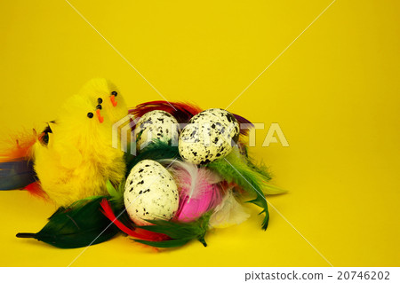 Three eggs and two chickens, Easter decoration Three eggs and two chickens, Easter decoration 20746202