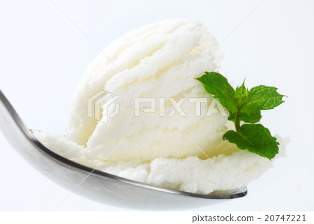 Yogurt ice cream 20747221