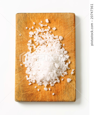Coarse sea salt on cutting board 20747361