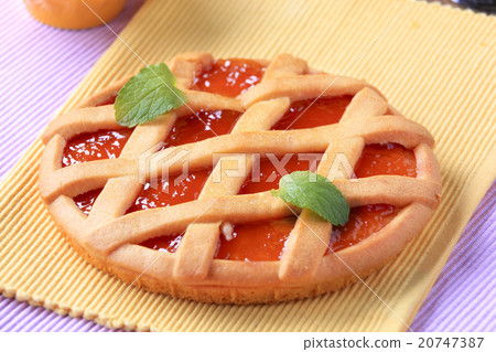 Jam tart 20747387