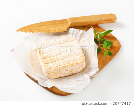 French washed rind cheese 20747417