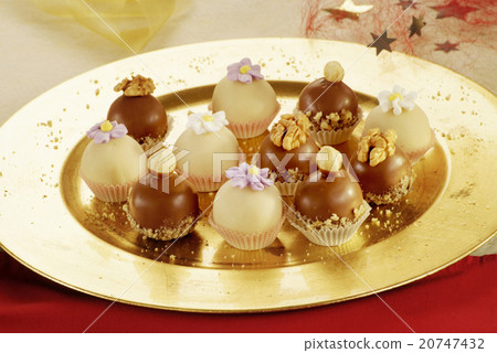 Christmas Chocolate Truffles 20747432
