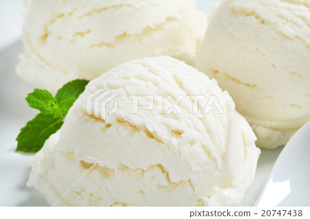 Scoops of white ice cream Scoops of white ice cream 20747438