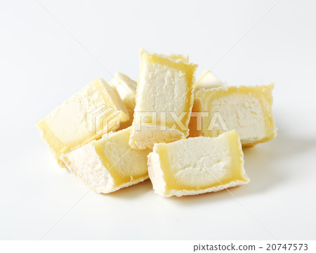 Chevre cheese Chevre cheese 20747573