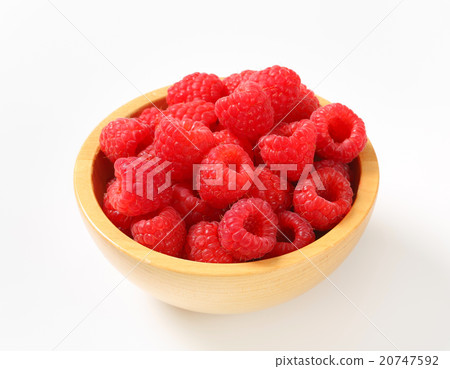 Bowl of fresh raspberries Bowl of fresh raspberries 20747592