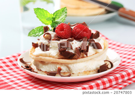 Sweet cream cheese pancakes 20747803