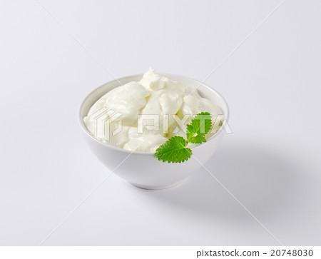 Thick Greek yogurt 20748030