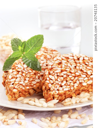 Puffed rice treats 20748135