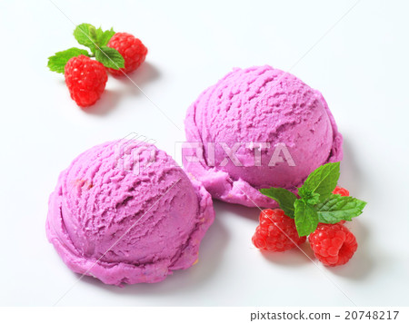 Berry fruit ice cream Berry fruit ice cream 20748217