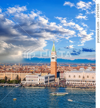 Panorama of Venice with Alps in Italy 20754805