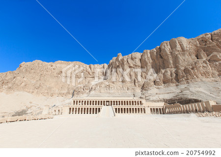 The temple of Hatshepsut near Luxor in Egypt 20754992