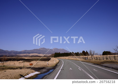 A landscape of Yamanami Highway 20758218