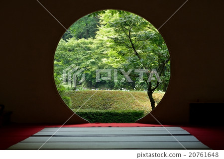 Meitetsuin fresh green round window 20761648
