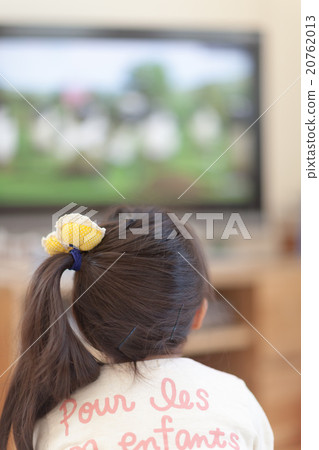 younger, person, girl 20762013