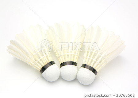 shuttlecocks isolated on the white background shuttlecocks isolated on the white background 20763508