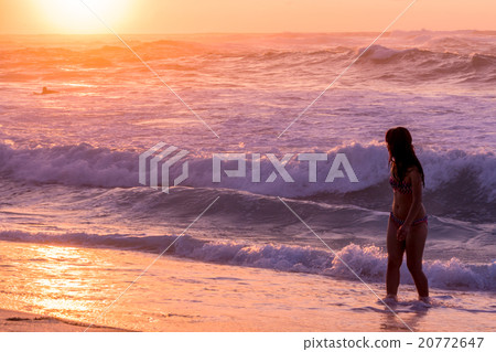 [夏威夷]瓦胡島/日落海灘的夜景 20772647