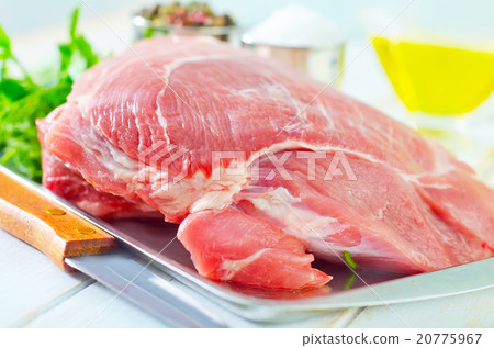 圖庫照片: raw meat