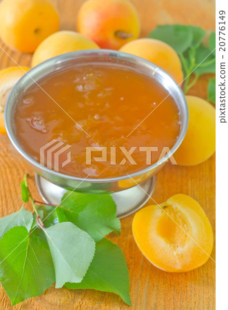 jam and apricots 20776149