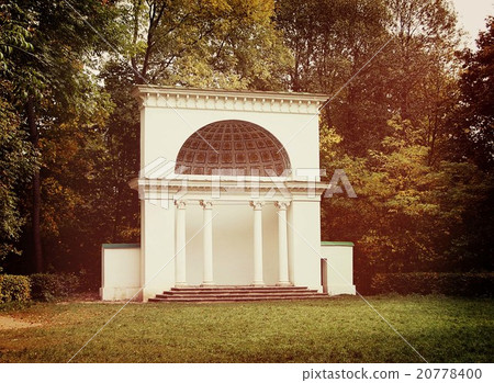 White rotunda in the park 20778400