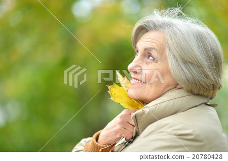 smiling senior woman 20780428