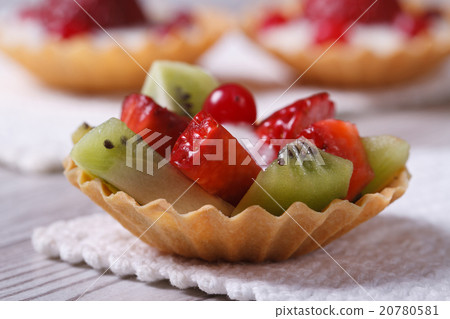 fruit tartlets with strawberries, kiwi horizontal fruit tartlets with strawberries, kiwi horizontal 20780581