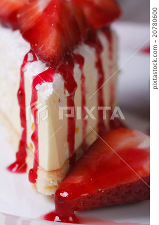 delicious cheesecake with fresh strawberries delicious cheesecake with fresh strawberries 20780600