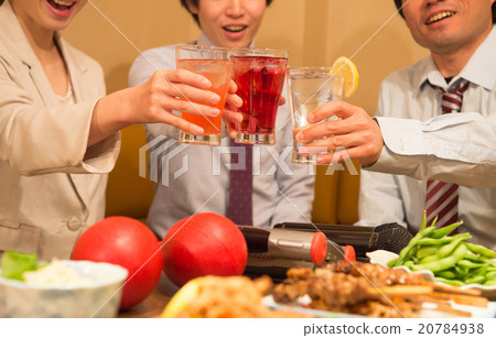 與楚海一起敬酒 20784938