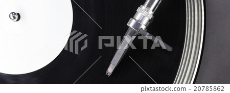 Dj needle stylus on spinning record Dj needle stylus on spinning record 20785862